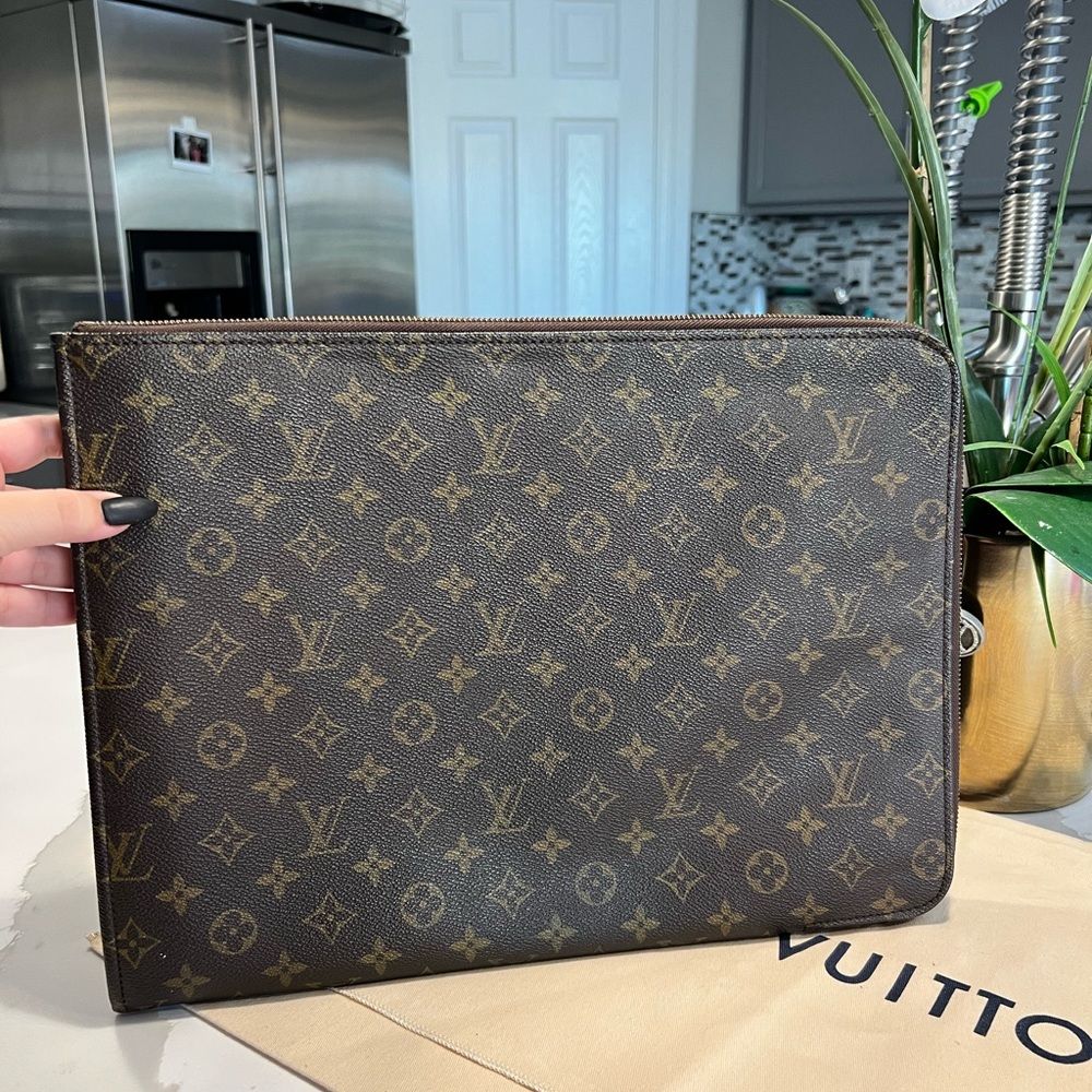 Authentic Louis Vuitton Poche Document Portfolio Laptop Case